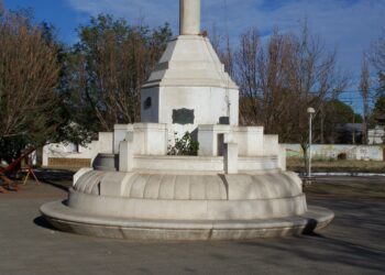 Robaron 3 placas de bronce del mástil en Saldungaray