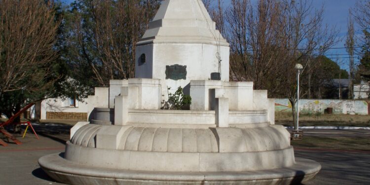 Robaron 3 placas de bronce del mástil en Saldungaray