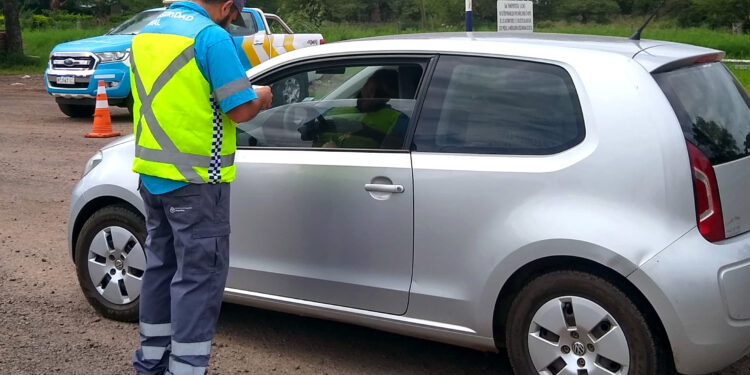 Que documentación es la requerida para circular en vehículos dentro del territorio argentino ?