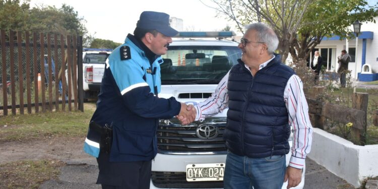 Bordoni entregó un móvil policial para Sierra de la Ventana