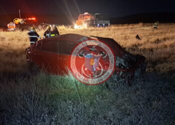Un vuelco en la madrugada sobre la ruta 76 dejó 2 heridos.