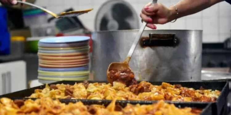 Casanello ordenó a Capital Humano que informe cuántos alimentos tiene y que los distribuya de inmediato
