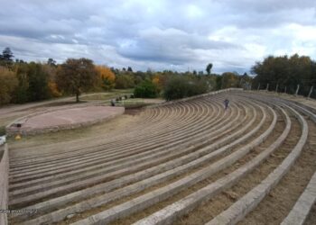Importante trabajo de reparación del Anfiteatro; destape y limpieza de alcantarillas en Sierra de la Ventana
