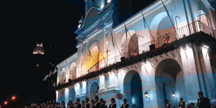 ¿Qué pasa con el feriado del 25 de mayo?