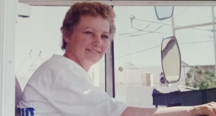 Una mirada sobre los 35 años de transporte de trolebús en Córdoba y sus protagonistas, bajo lenguaje fotográfico, charlas y performance