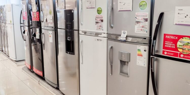 Heladeras y neumáticos: Gobierno anunció que reducen los aranceles de importación