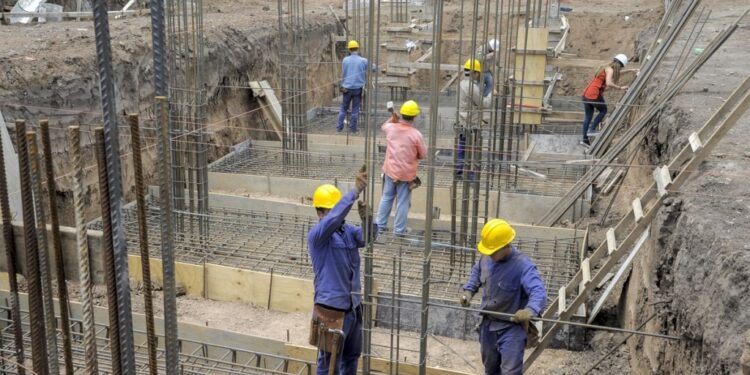 La inversión cayó 22,3% en marzo, según un estudio privado