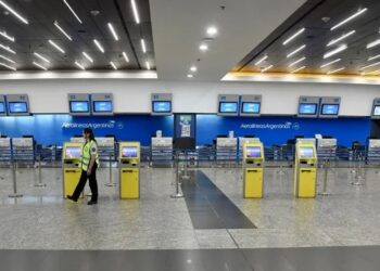 La actividad aérea será casi nula mañana como consecuencia del paro de la CGT