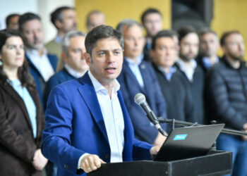 Kicillof: “Reclamamos por los 17 millones de bonaerenses que son damnificados por los recortes del Gobierno nacional»
