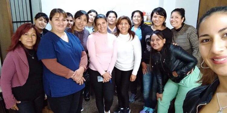 Cuidadores domiciliarios: “Estamos viendo una baja en el servicio”