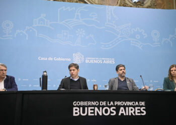 Kicillof: «La inversión de YPF en Bahía Blanca no puede quedar enredada en cuestiones partidarias y coyunturales»