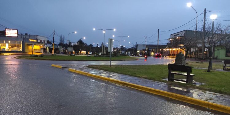 Viento y lluvia desde el amanecer en Sierra de la Ventana. Como sigue el tiempo.