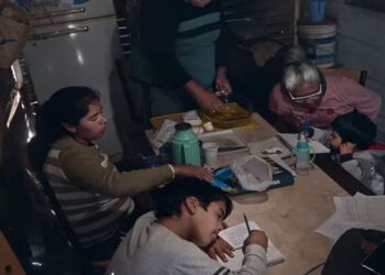 Un millón de chicos debe saltearse al menos una comida por falta de dinero