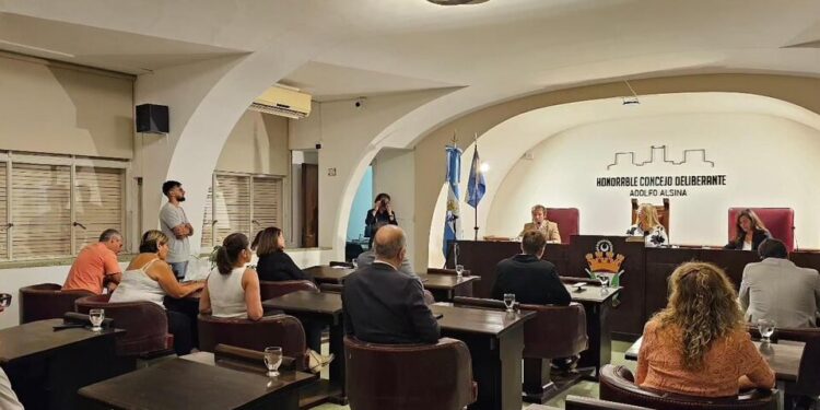 Adolfo Alsina y un pedido de límites a Javier Milei