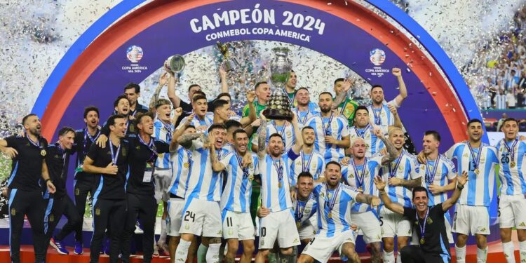 Con un golazo de Lautaro Martínez, Argentina venció a Colombia y es el bicampeón de la Copa América