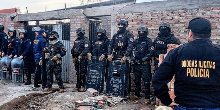 Bahía Blanca: Tres allanamientos y dos detenciones por venta de droga