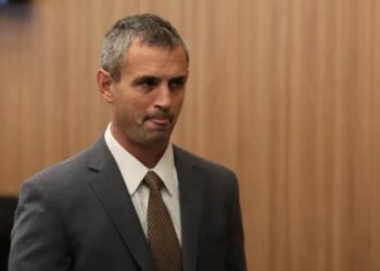 Reclaman que Martín Menem tome medidas contra los diputados que visitaron a Astiz