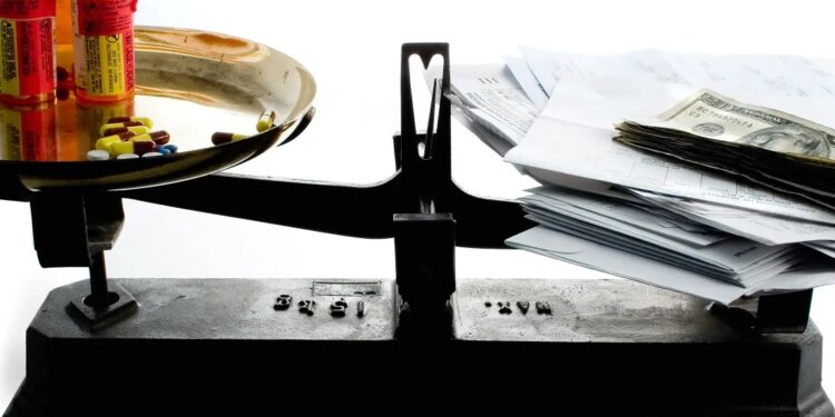 Dos temas que preocupan y mucho: Amparos a Obras Sociales y modificación de alquileres