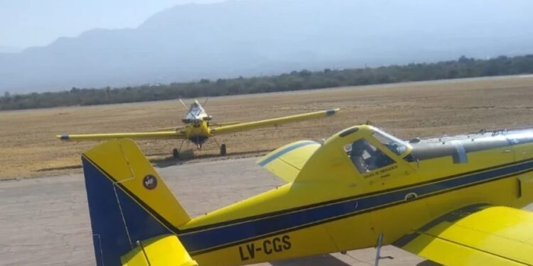 Buscan un avión hidrante que desapareció mientras combatía un incendio forestal en La Rioja