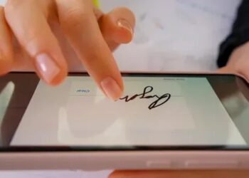 El Gobierno amplió la firma digital: se podrán formalizar contratos y trámites en forma remota
