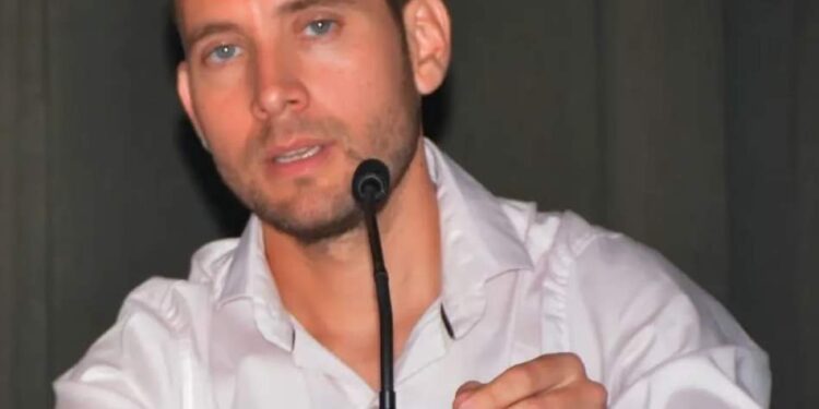Castro respondió: “Uno siempre da la cara pero en el marco del respeto”