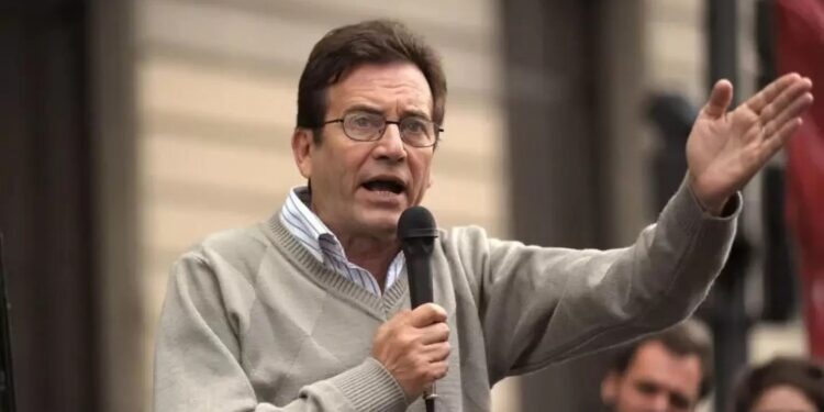 “La inflación baja por el derrumbe de la economía”