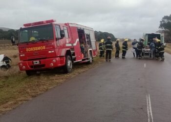 Dos vehículos chocaron sus laterales en la ruta 76.