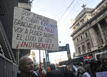 La Policía Federal reprimió a los jubilados que se movilizaban en el Congreso contra el veto de Milei