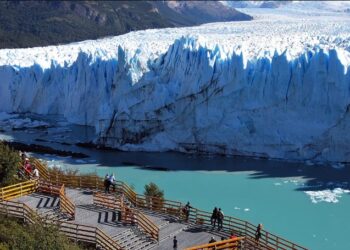 El intercambio del turismo internacional dejó un déficit de 240.400 visitantes durante julio