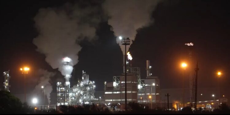 26 de agosto día de la petroquímica ¿o del petro-ecocidio?