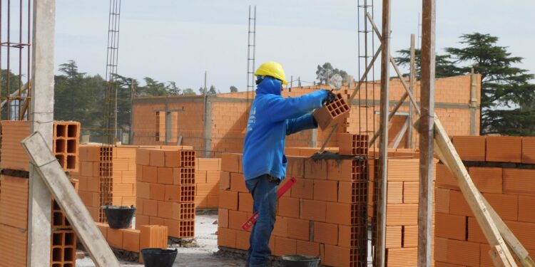 Comenzó la construcción de 38 nuevas viviendas en Tornquist