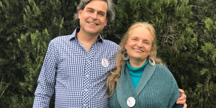 Fueron abusados en su infancia y presentan en la comarca el libro “Somos Sobrevivientes”