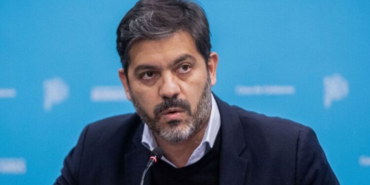 AL BONAERENSE CARLOS BIANCO*