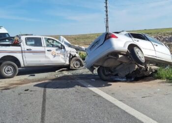 Choque frontal entre auto y camioneta  con el saldo de un muerto.