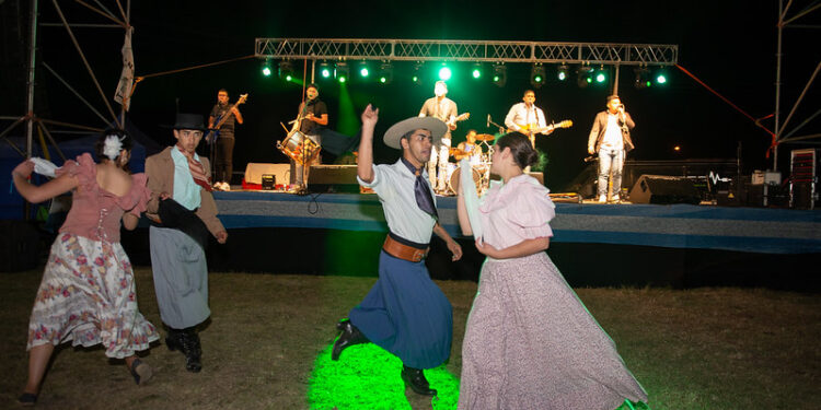 En Saldungaray ya se preparan para festejar el Día de la Tradición