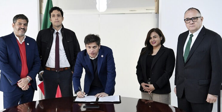 Kicillof firmó en México un convenio para promover la cooperación en el desarrollo del litio