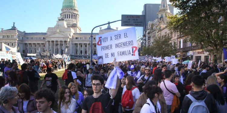 Marcha Federal: Docentes, no docentes, autoridades y estudiantes se movilizan mañana en «defensa» de la universidad pública