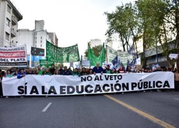 Docentes universitarios rechazaron el aumento del 6,8%, pero el Gobierno lo impondrá por decreto