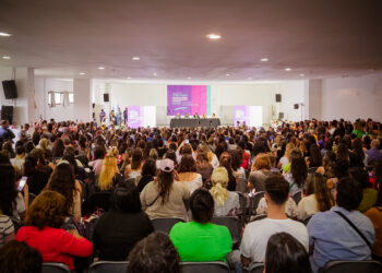 Axel Kicillof y Estela Díaz inauguraron la Jornada sobre Violencia de Género, Consumos Problemáticos y Salud Mental 