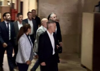 Alberto Fernández llegó a Comodoro Py para declarar ante el juez Ercolini por el supuesto fraude con Nación Seguros