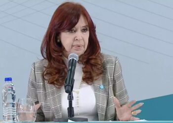 Cristina a Milei: «¿Ahora querés juzgar el honor y desempeño de los ex presidentes?»