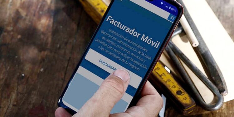 Los monotributistas ya pueden emitir comprobantes desde su celular