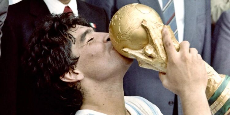 Se cumplen cuatro años de la muerte de Diego Maradona, a la espera del juicio