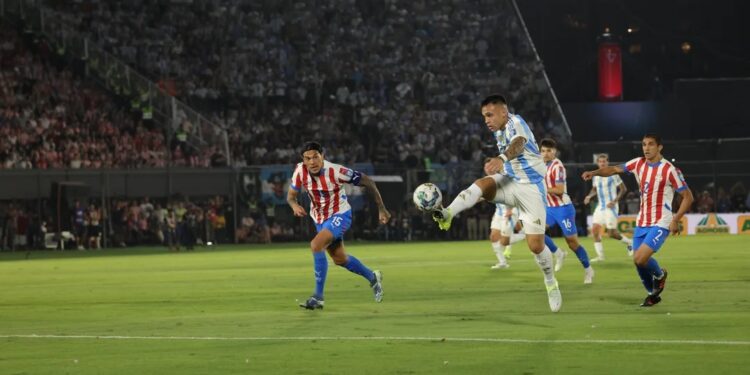 Dura derrota para la Selección argentina ante Paraguay por las Eliminatorias Sudamericanas