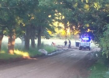 Problemas en Valle Hermoso: un vecino cortó la calle y debió actuar la policía