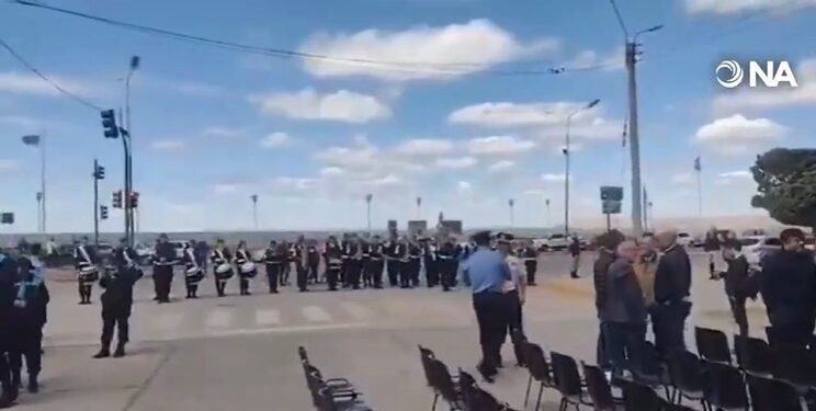 Sorpresa en cierre de acto oficial: una banda tocó «Quién se ha tomado todo el vino» en presencia de Patricia Bullrich