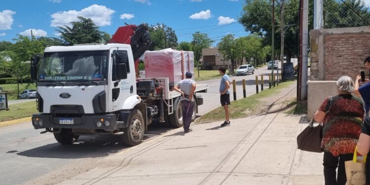 Llegó el nuevo generador para el Hospital de Sierra de la Ventana.