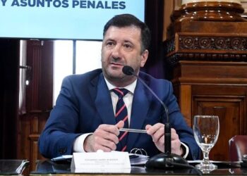 La jueza Sandra Arroyo Salgado pidió el desafuero y la detención del senador Edgardo Kueider