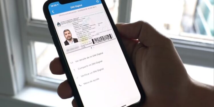 Denuncian que hackearon Mi Argentina, la página del gobierno de Javier Milei