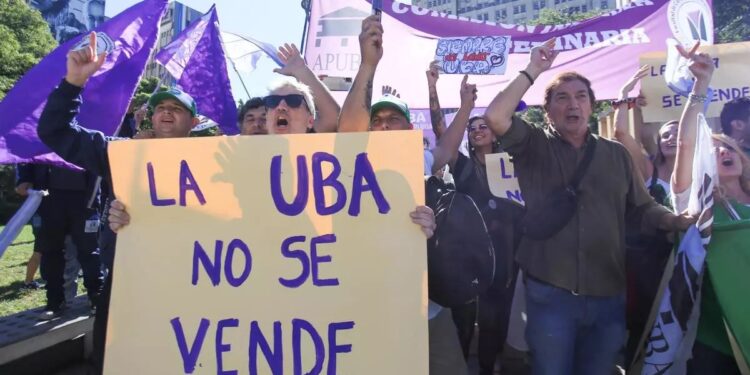 Sin Presupuesto 2025 a la vista, los universitarios vuelven a marchar a Plaza de Mayo